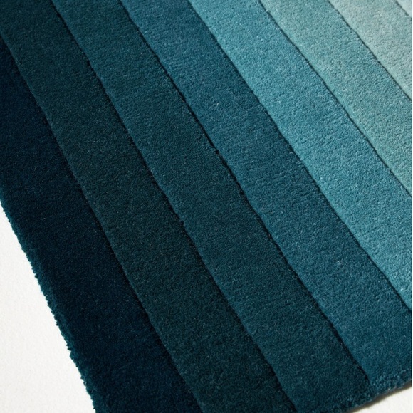 LAST ONE 🔥Blue Ombre Stripe Maximus Rug - Picture 4 of 11